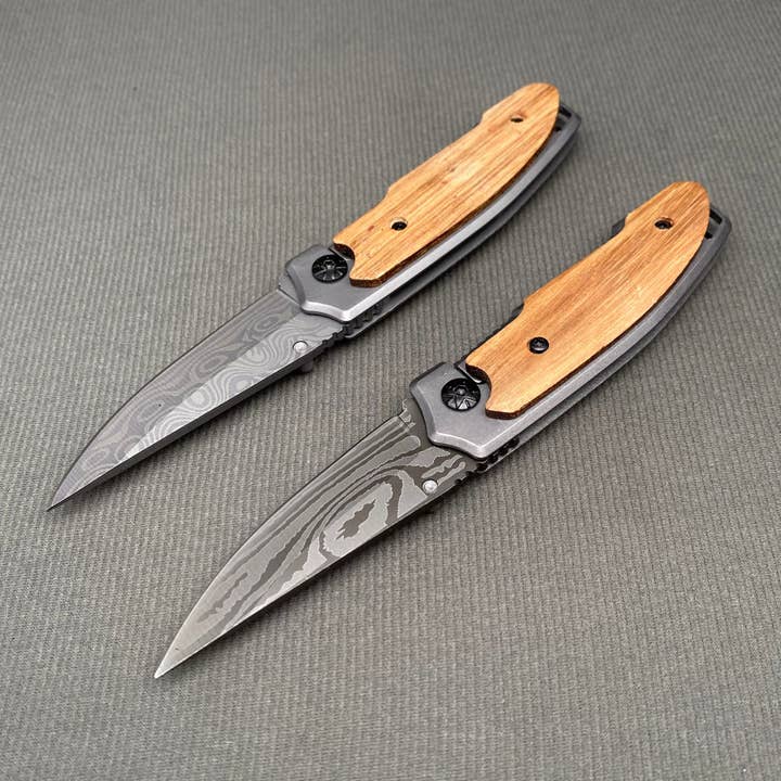Mio Queena - Wholesale Pocket Knife/Holder - Wooden Handle Foldable Damascus Textured Stainless Steel Knife1