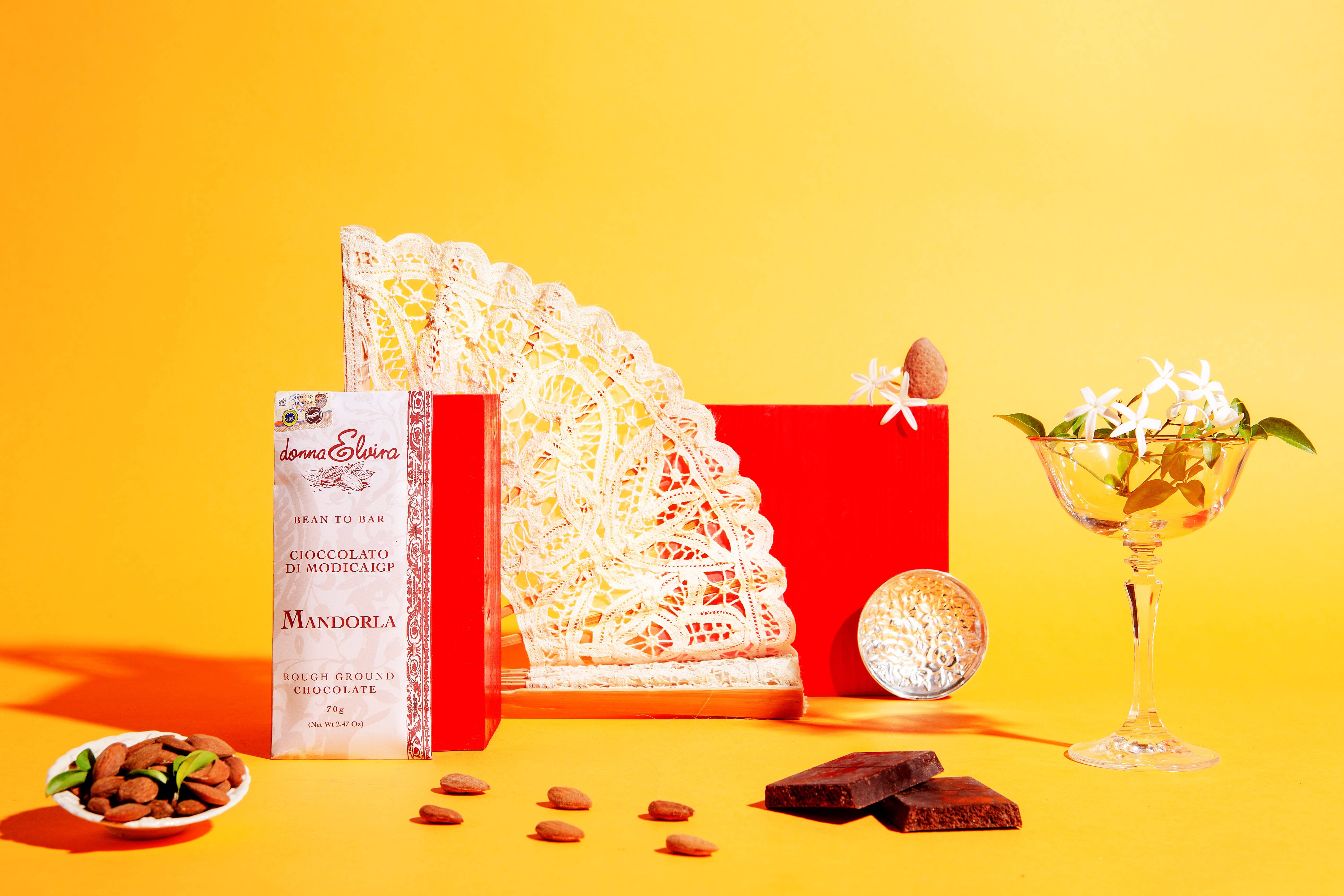 DONNA ELVIRA dolceria di Roccasalva Elvira - Wholesale Chocolate Bar - IGP Modica chocolate with almonds1
