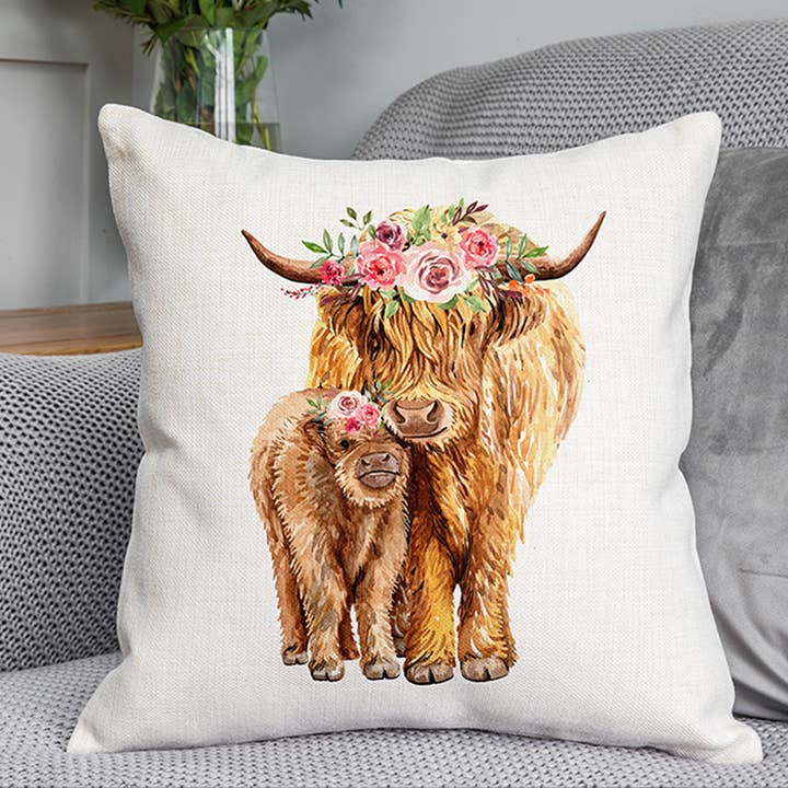 DoodlecardsBoutique – wholesale Throw/decorative pillow – Floral Highland Cows Cushion