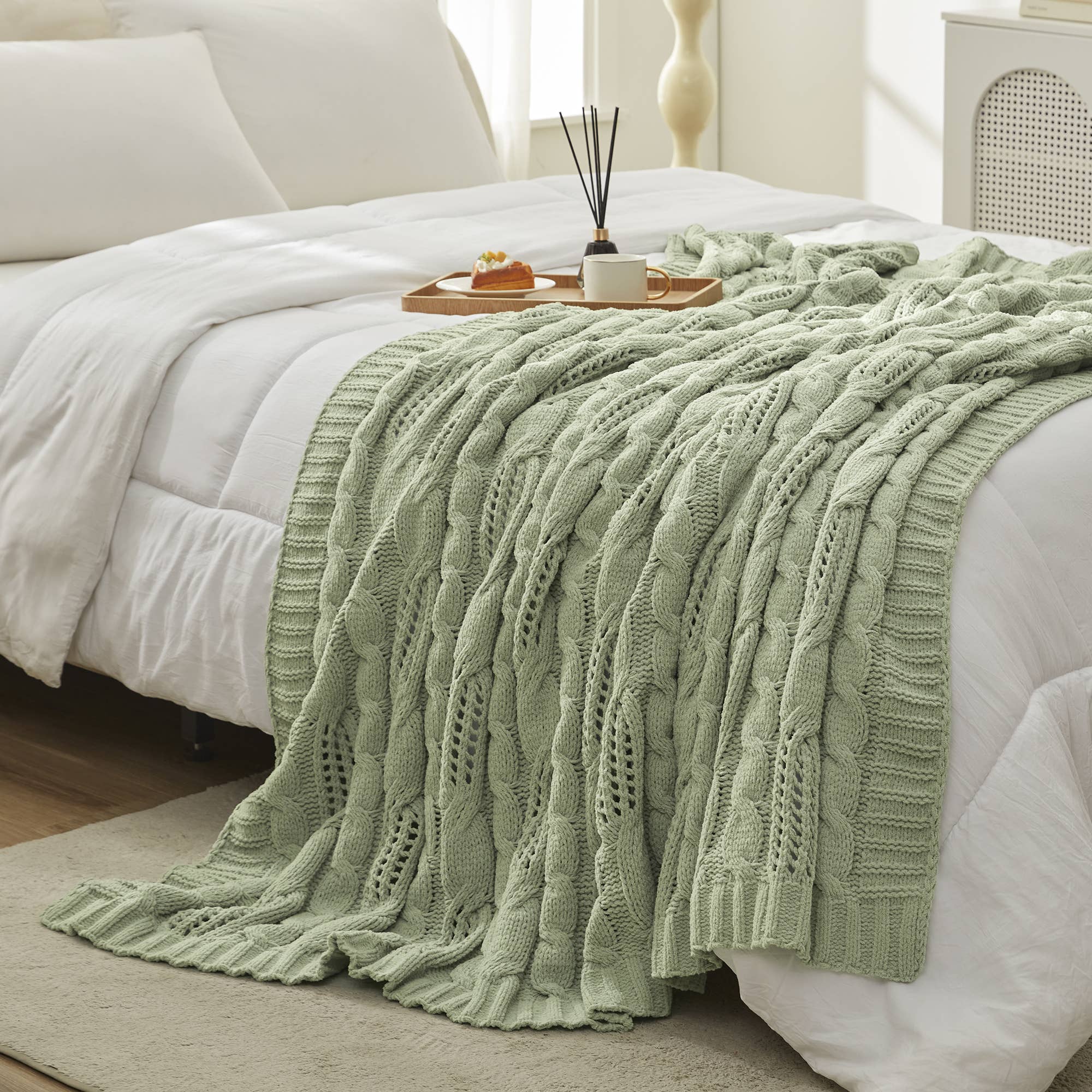 DreamValley - Wholesale Throw Blanket - AH Reversible Chenille Cable Knit Throw Blanket1