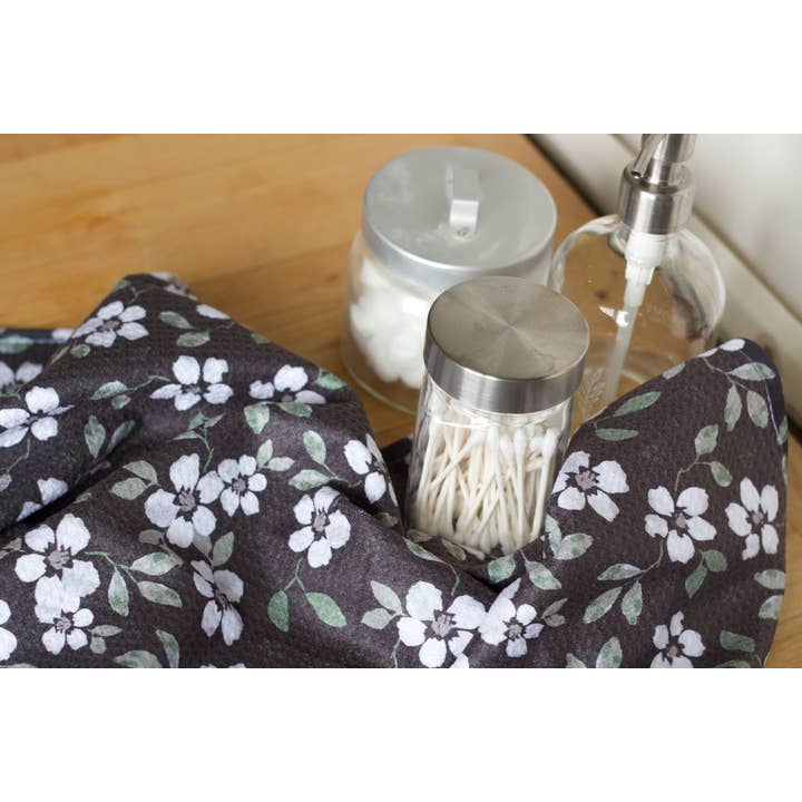 Lisee Ree Designs - Wholesale Tea Towel - Lovely Blooms Microfiber Tea Towel3