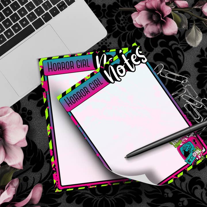 Skräckflicka Anteckningsblock: Retro Kuslig Att-göra-lista (50 Ark) för wholesale av Gothic Garage