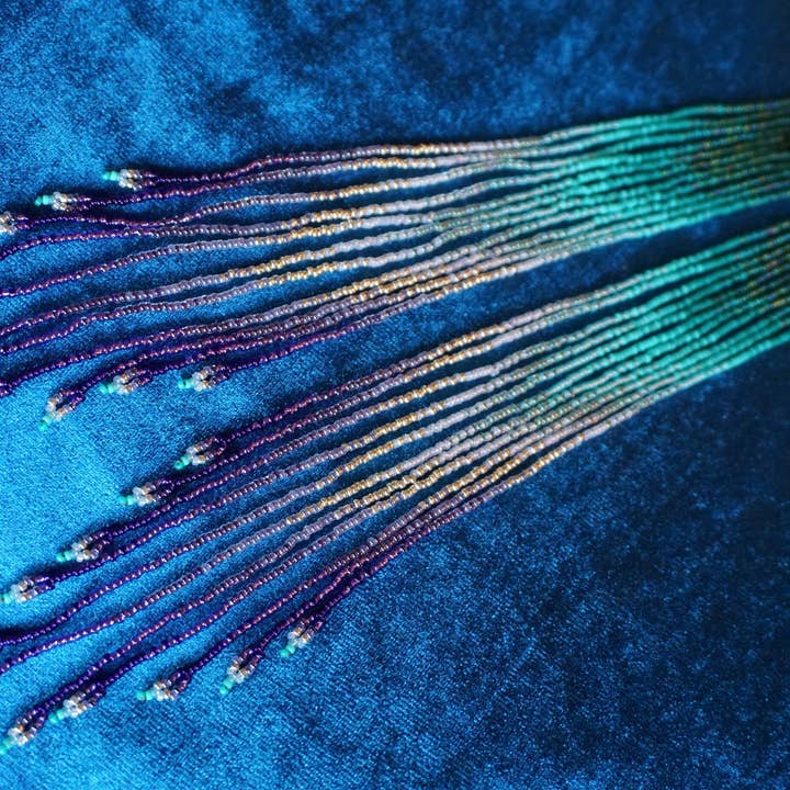 Maui Swan „Waldgrün und Dunkelviolett“ Rocailleperlen-Ohrringe für den Großhandel von Maui Swan Designs