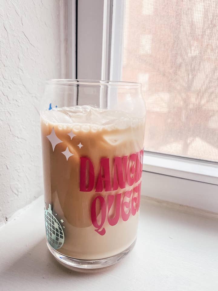 Dancing Queen Glass pour la vente par judi k designs