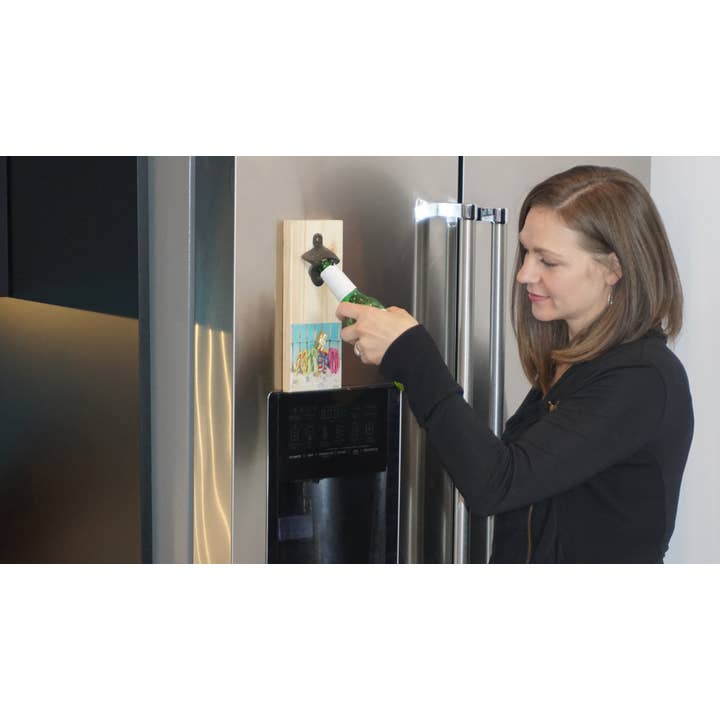 Winding Hills Designs – wholesale Flask-/vinöppnare – Magnetisk flasköppnare - MBO11 - Custom Cap Catcher2