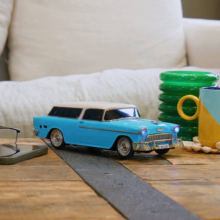 Steepletone UK Ltd - Wholesale Speakers - RETRO CHEVY CAR SPEAKER - Bluetooth Speaker & FM Radio (Cop