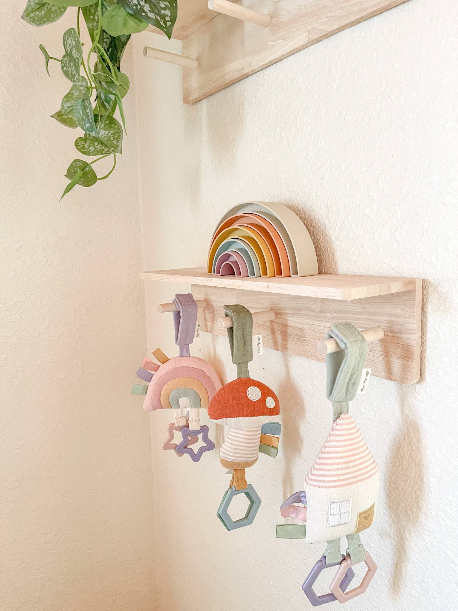 Itzy Ritzy - Wholesale Clutching Toy - Baby - Bitzy Bespoke Ritzy Jingle Attachable Travel Toy14