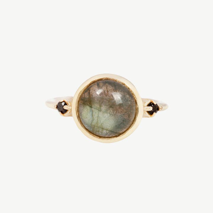 Anillo estrella oculta en labradorita+espinela negra para venta al por mayor de Studio Grun