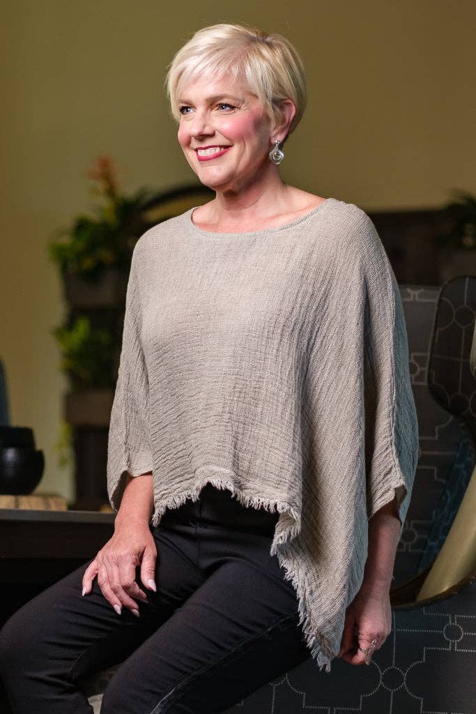 TINA Stephens Italy/Tees By Tina - Wholesale Blouse - Women's - Archer Loose Gauze Raw Edge Top (BQ162)3