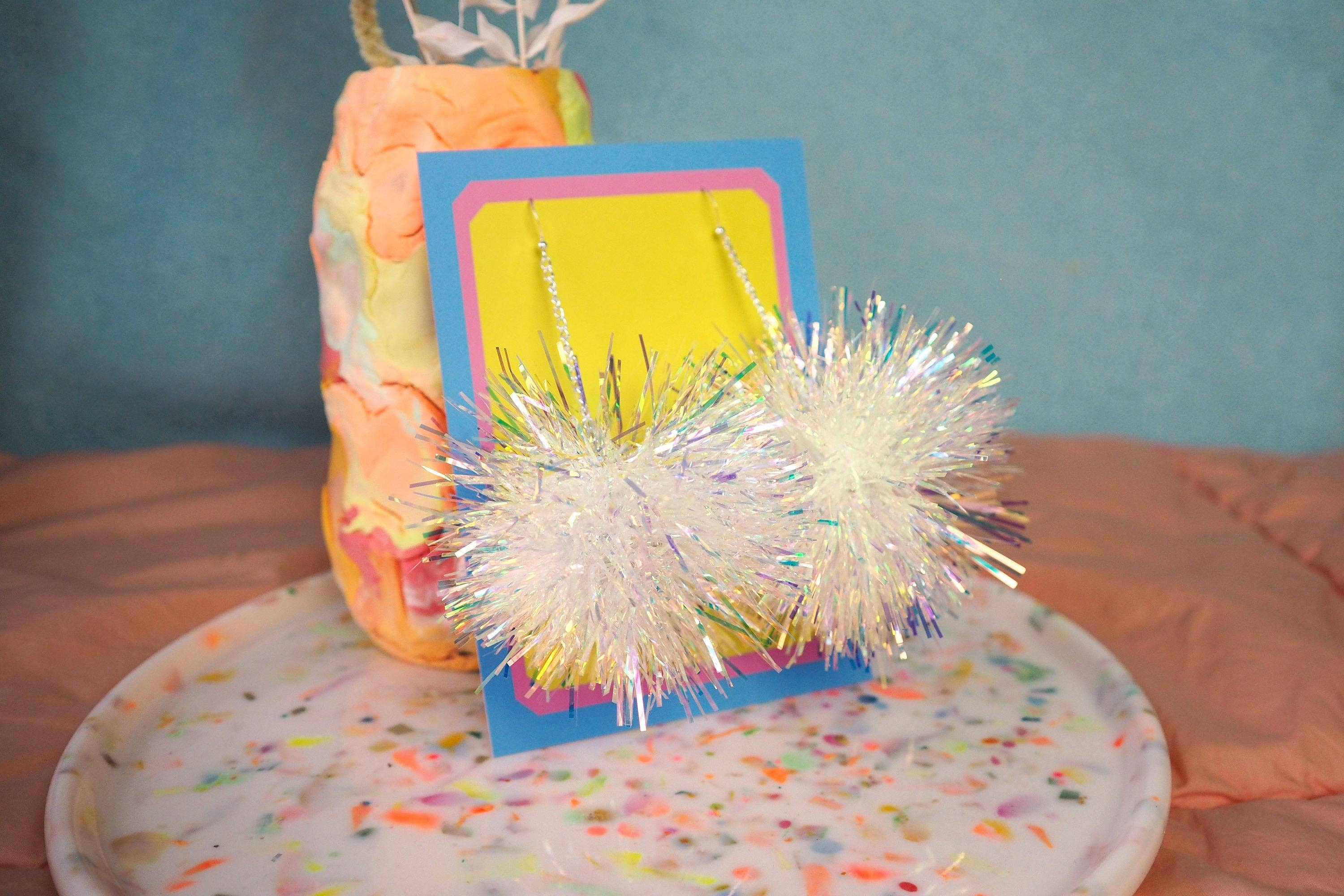 Fat Pom Poms - Vente Boucles d'oreilles pendantes - Boucles d'oreilles scintillantes irisées6