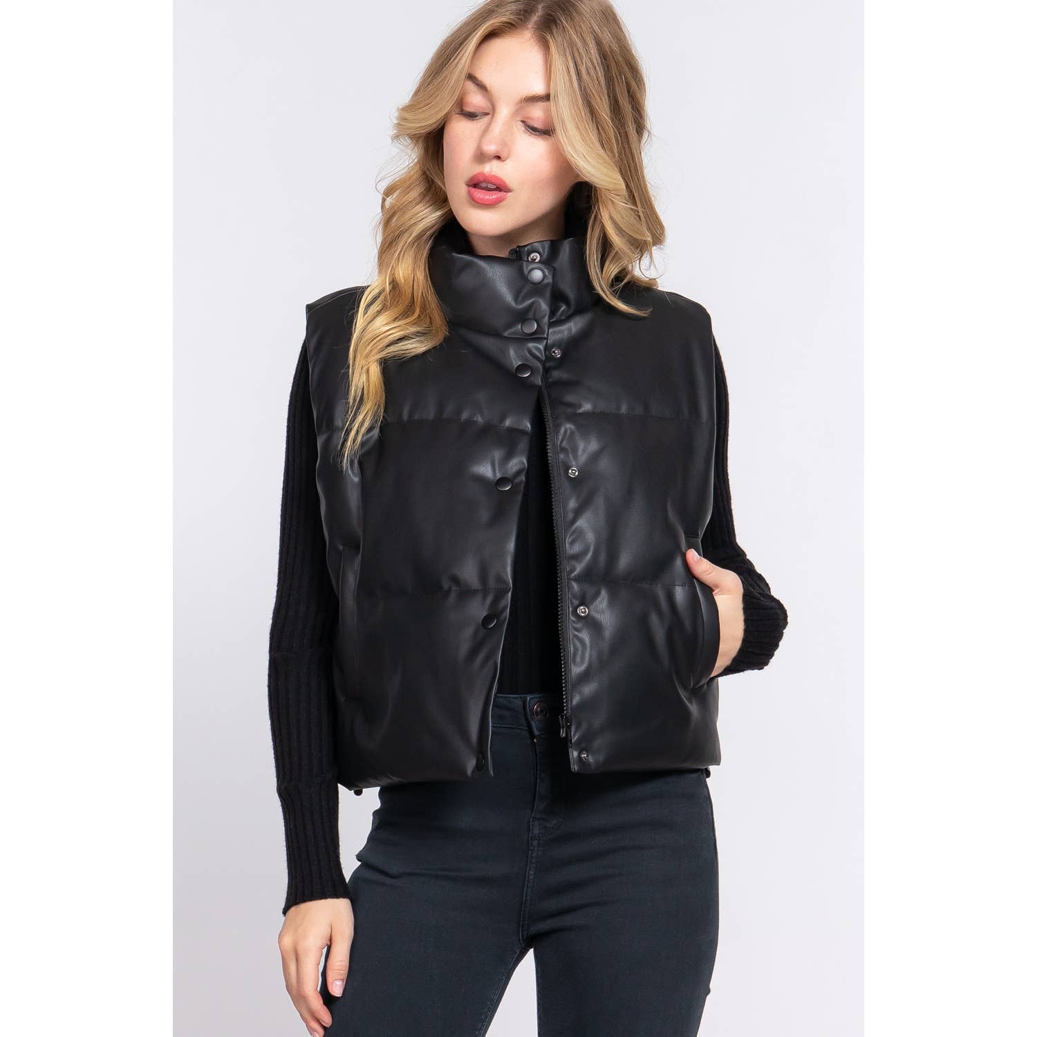 Apolline – wholesale Väst - Dam – HÖG HALS QUILTAD PU PUFFER VÄST0