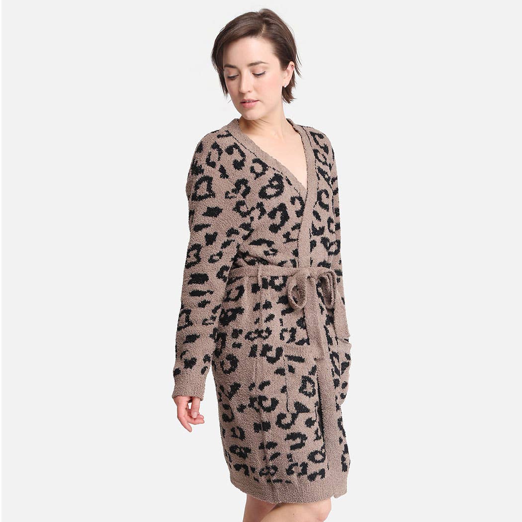 Fashion City - Venta al por mayor Bata - Mujer - Bata suave para mujer con estampado de leopardo, bolsillos y cinturón4