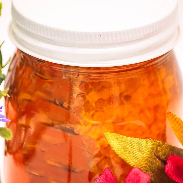 Bell Honey Company – wholesale Honey – Pure wildflower Honey 24oz pint jar with comb 12 pack
