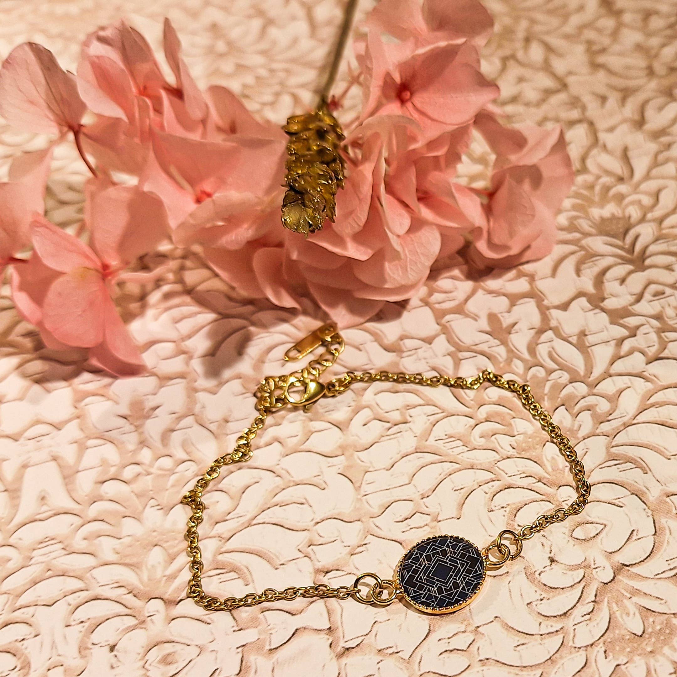 Lydée Déco – wholesale Charm/dangle bracelet – 2 duo flower or art deco bracelets with adjustable chain1