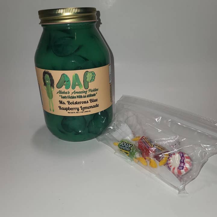 Frau Boisterous Blue Raspberry Lemonade Pickles für den Großhandel von Aliska's Amazing Pickles