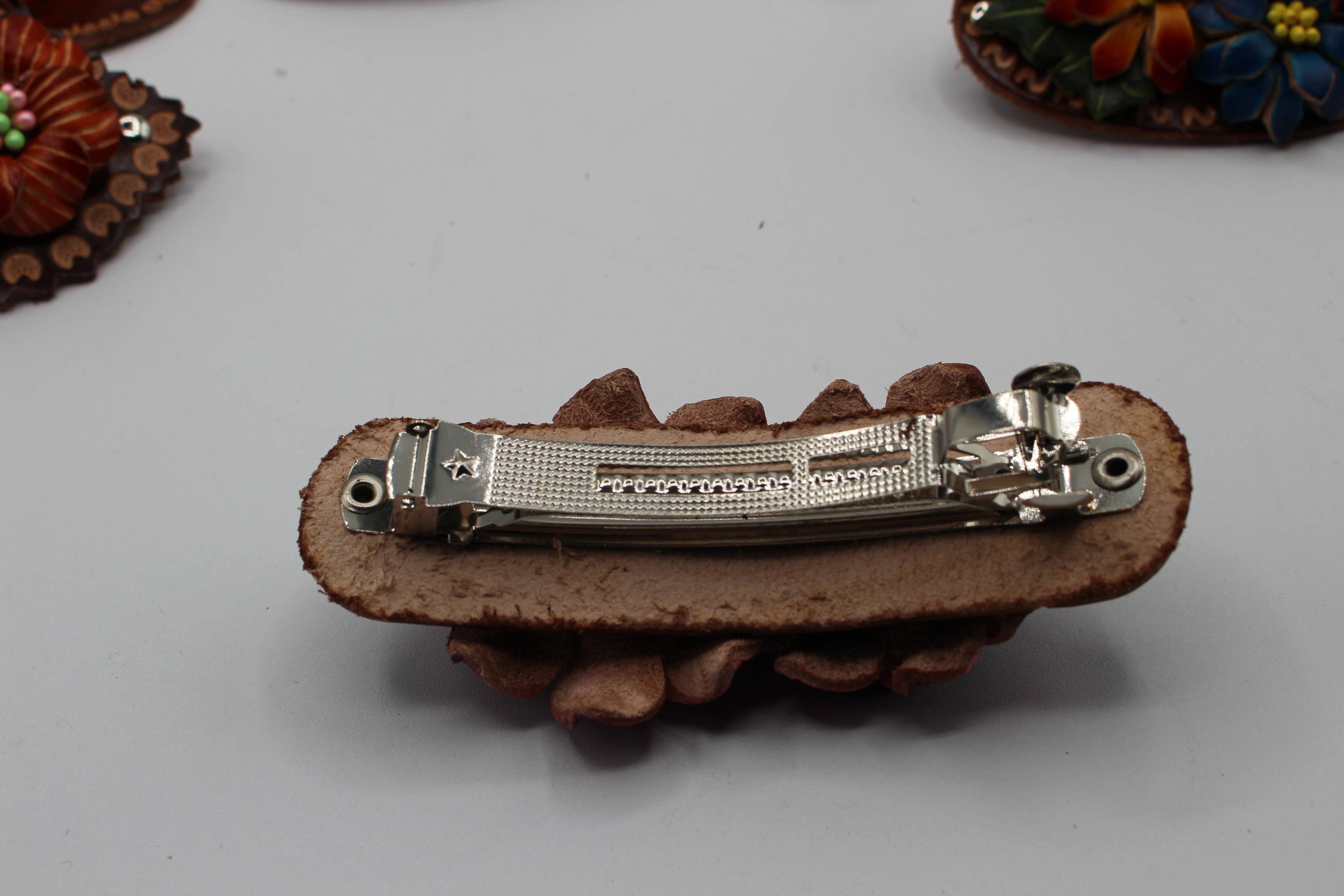 Sunflower Handmade leather inc - Wholesale Barrette - Women's - as0003-2 6 pcs woodstick and 6 pcs metal leather barrettes2