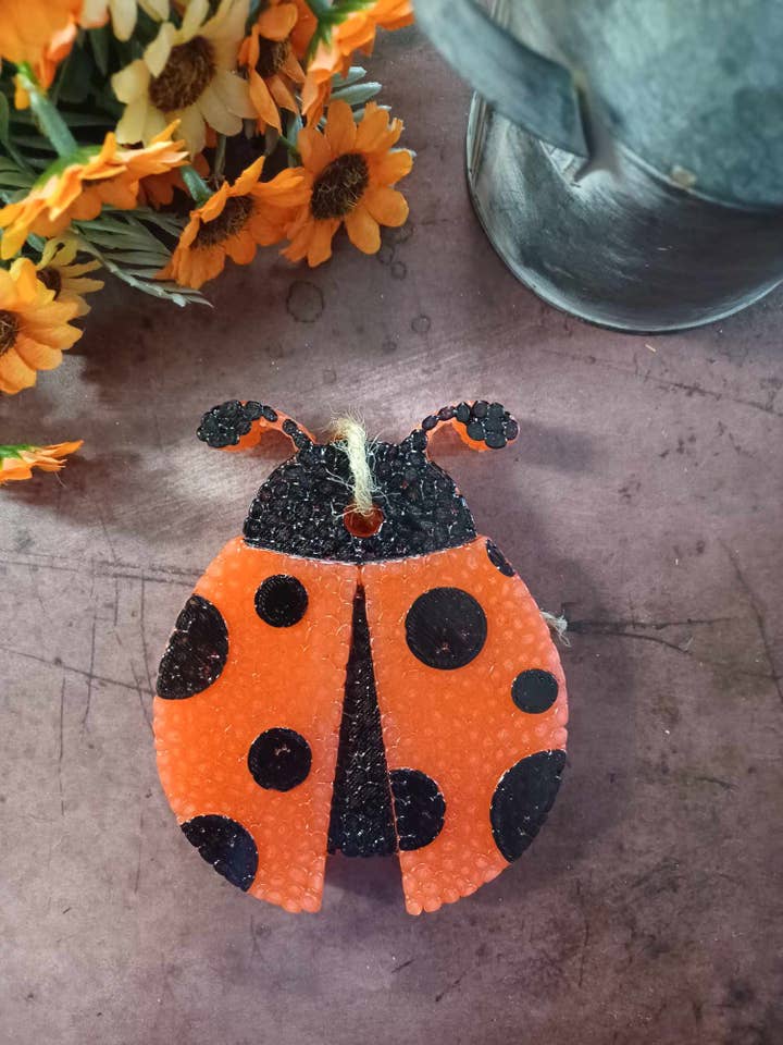 Mariehøne Freshie for engroshandel hos Southern Scents Fragrances, Inc.