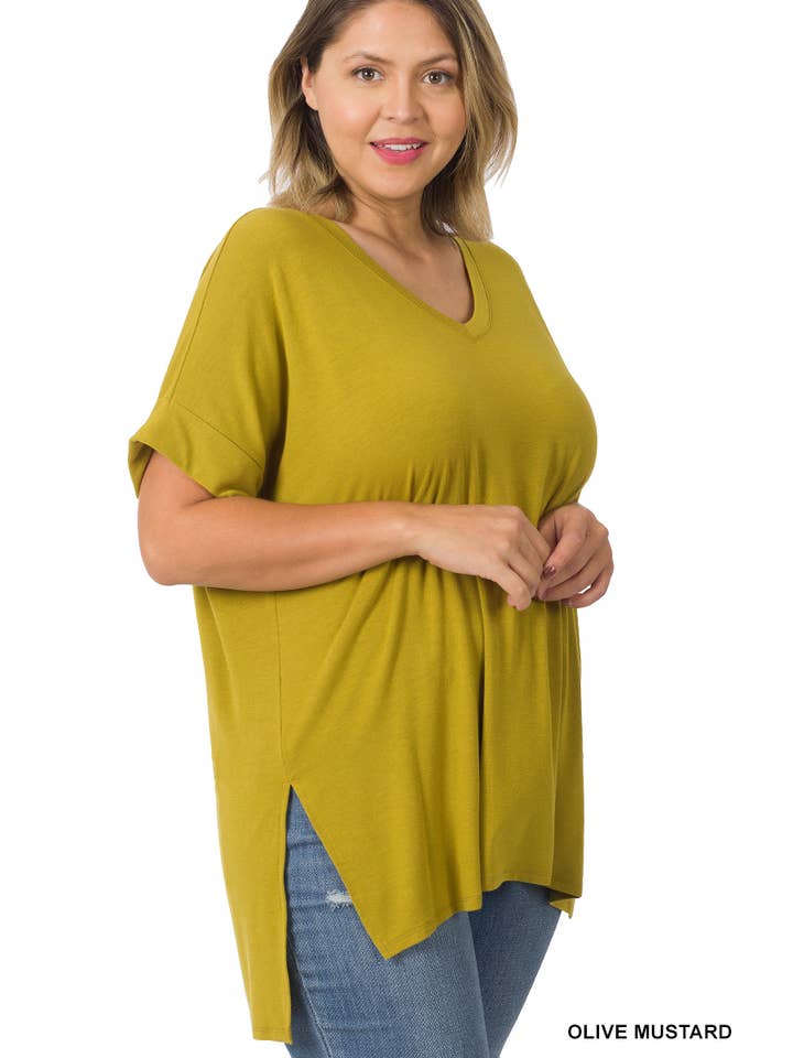 42POPS - Wholesale Tunic - Women's - `"..._ Plus size V Neck Top w/ side-slit