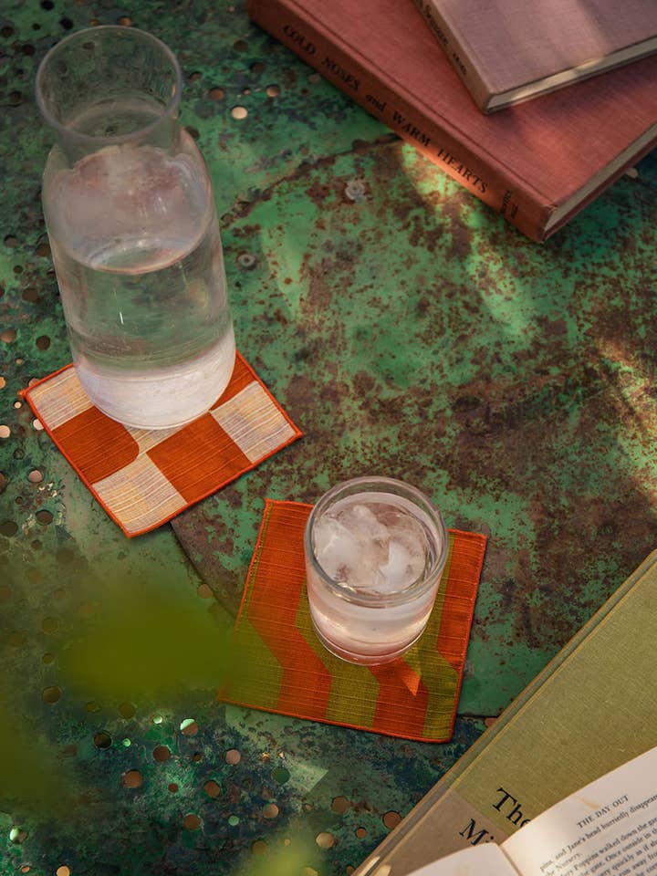 Cocktail-Serviette, doppelseitig gestreift, Zinnoberrot für den Großhandel von Tortuga Forma