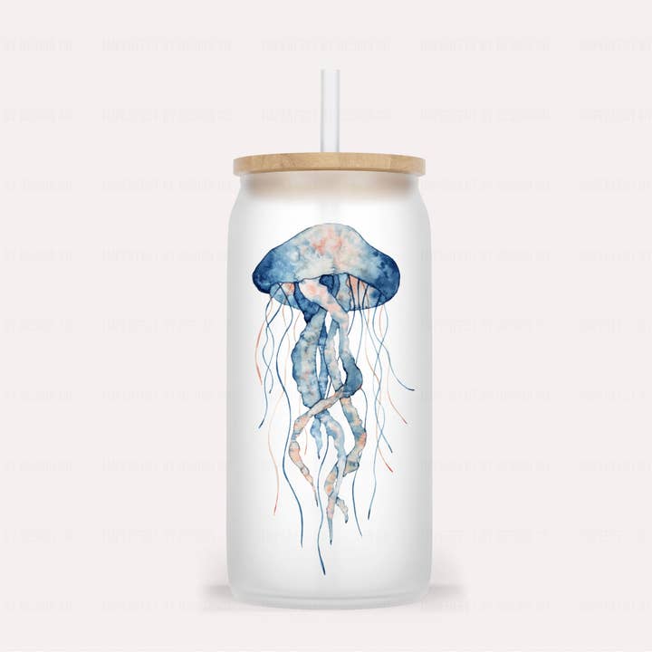 Gobelet en verre givré - Méduse avec prénom pour la vente par imperfect by design co