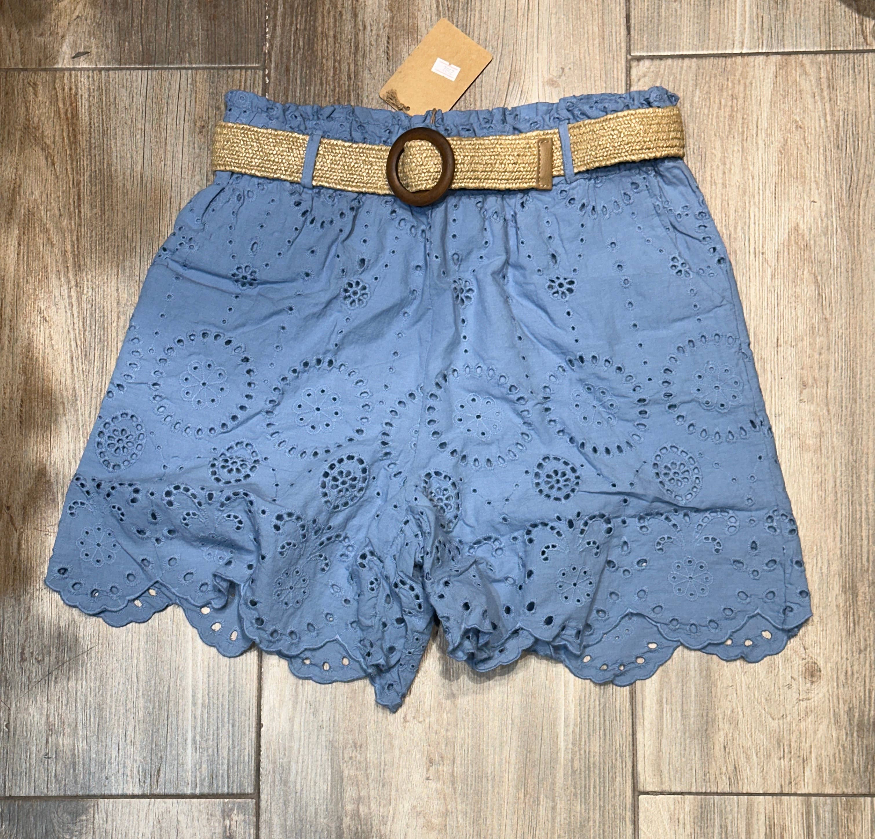 LÉA & LUC - Wholesale Shorts - Women's - Broderie anglaise shorts in 100% cotton REF. 250229