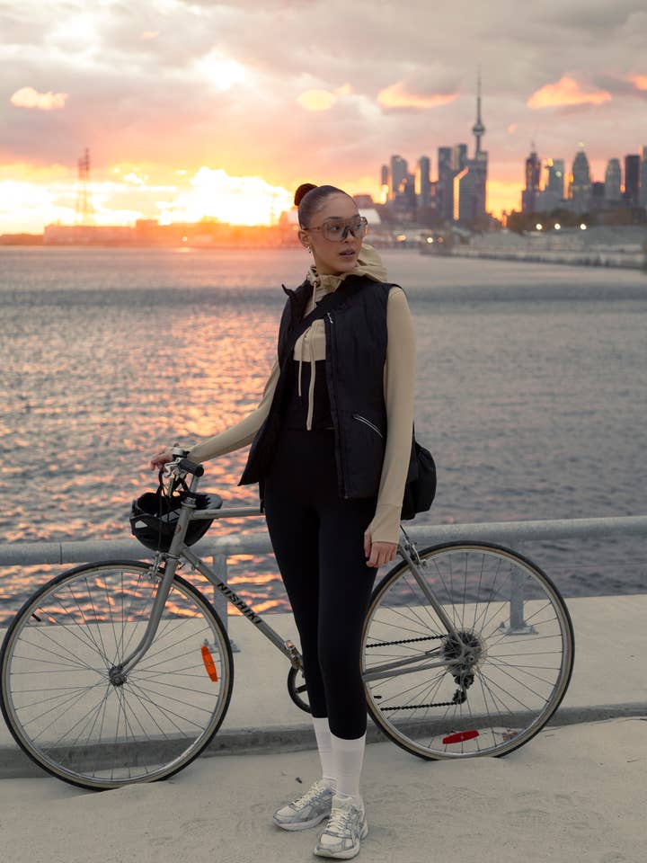 Legging en molleton ultra-doux à taille haute et coupe courte 25" pour la vente par Titika Active