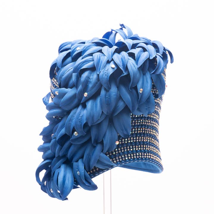 Chapéu de 10 polegadas de altura adornado com strass e folhas | AJ867Y por atacado de KaKyCo