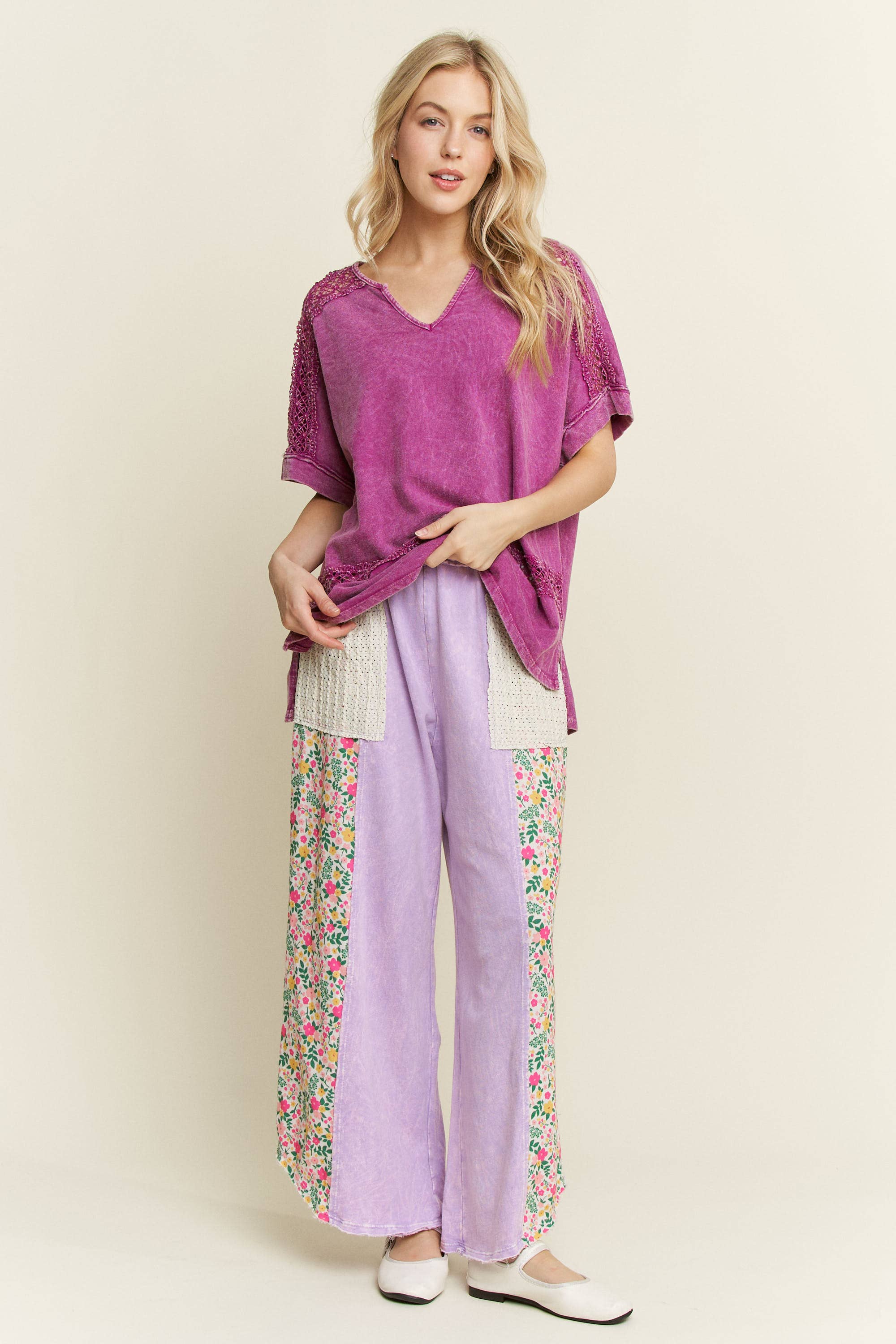 J.Her – wholesale Byxor - Dam – Mineraltvättade blommiga sidokortade byxor HP65393