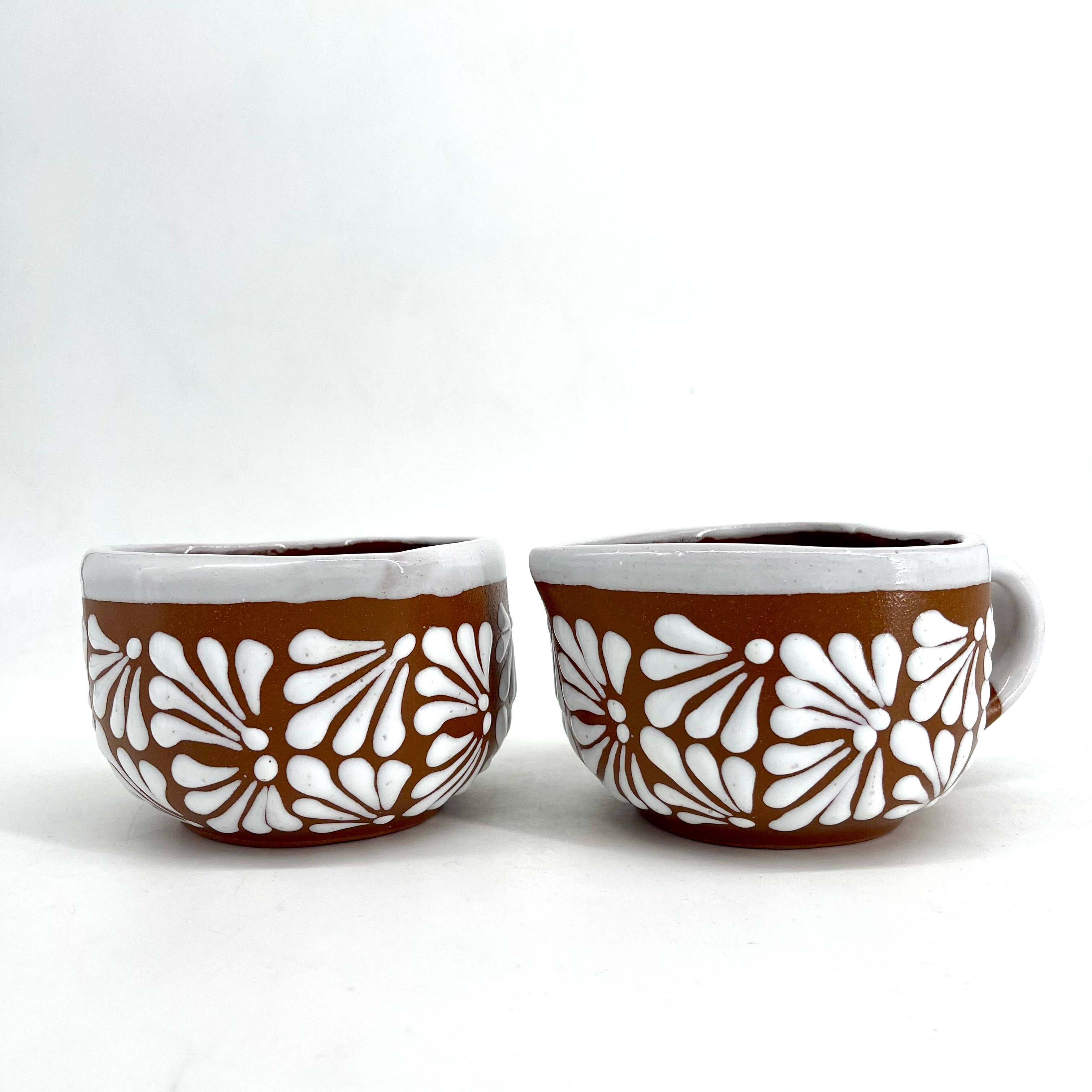 Fiesta McAllen LLC – Caneca por atacado – Chávena de Café em Cerâmica em Forma de Coração em Rosa, Castanho e Preto3