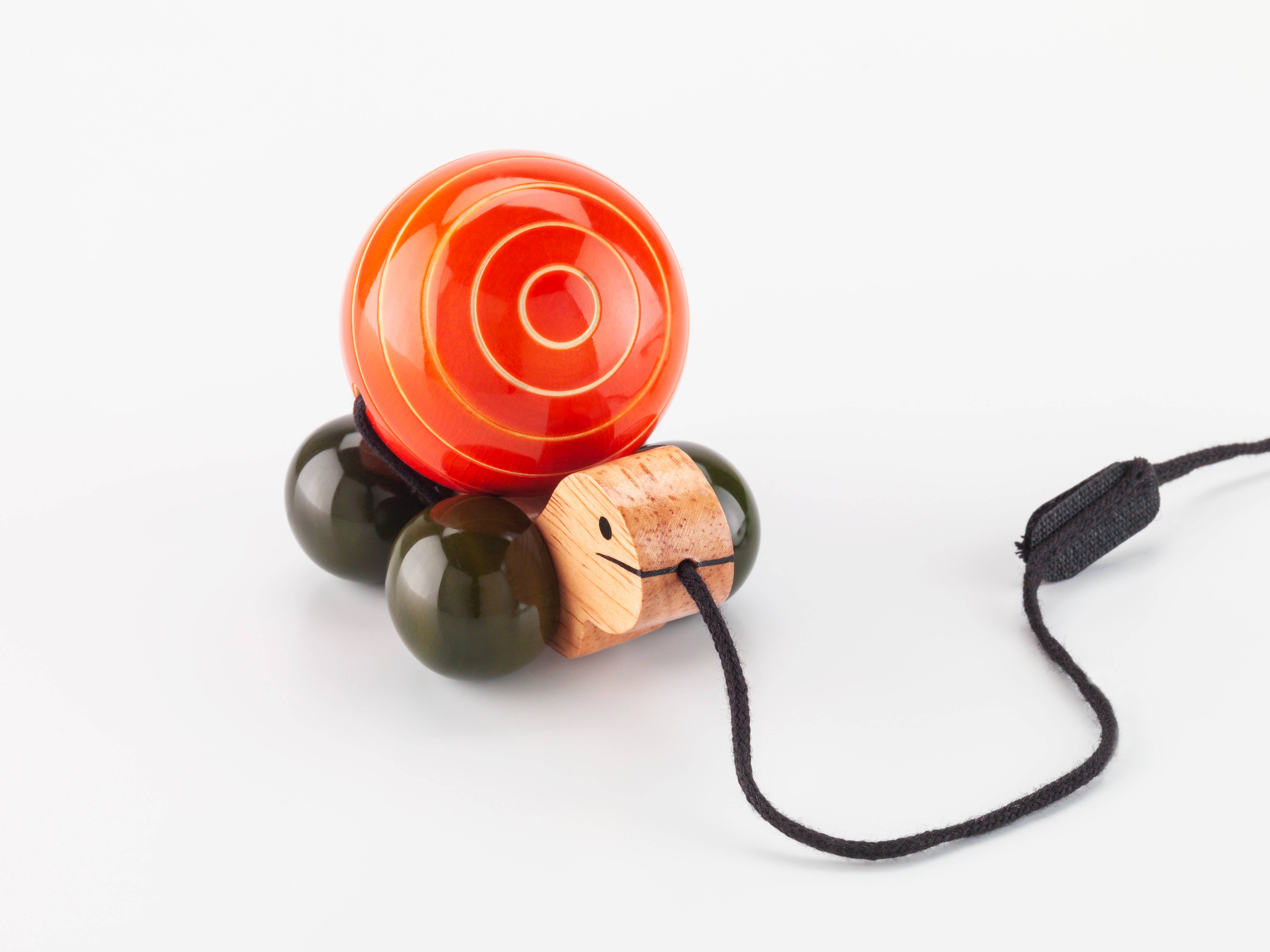 Brown Turtle pull toy for wholesale on Faire2