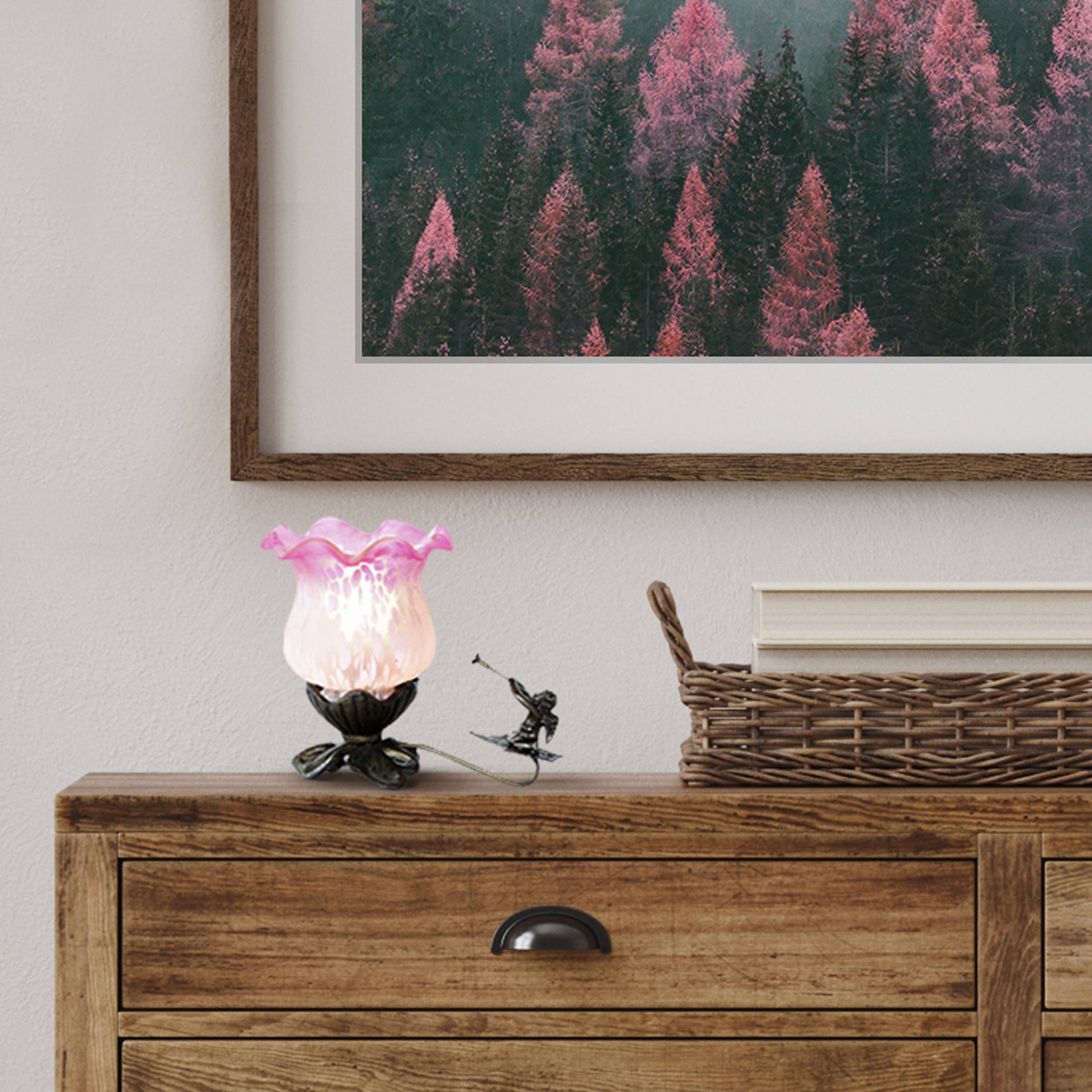 Rose/Blanc Lampe d'appoint chérubin en verre givré peint à la main de 6 « h en vente sur Faire6