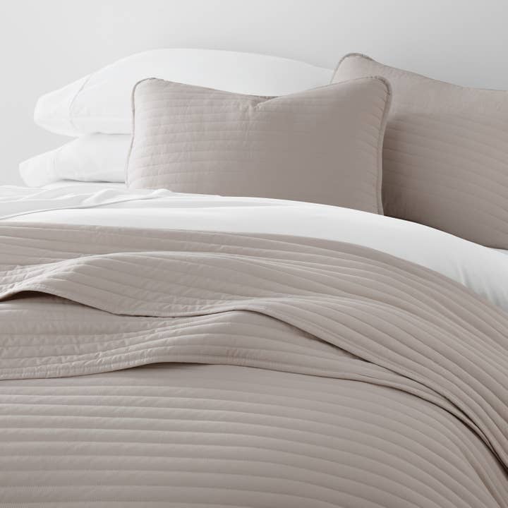 ienjoy Home - Wholesale Bedding Set - iEnjoy Home 3 Piece Stripe Stitch Quilted Coverlet Set1