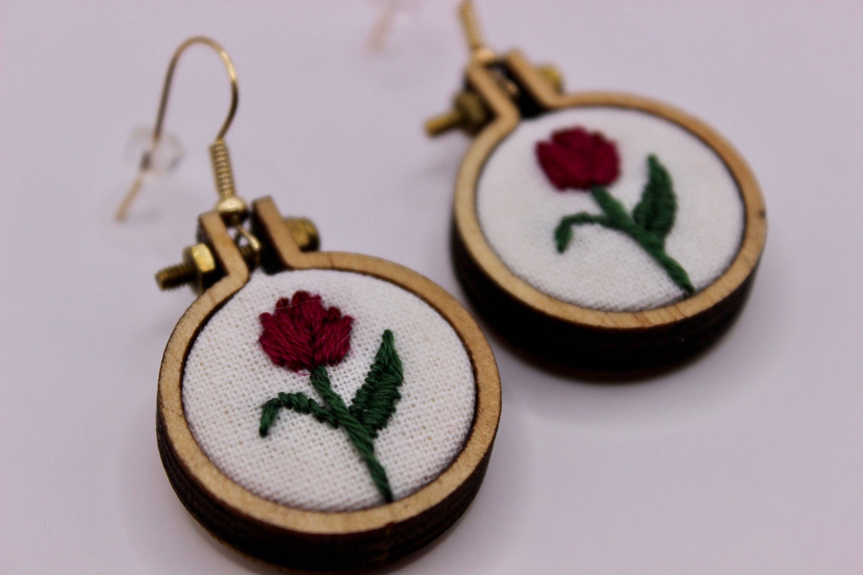 MVA Embroidery - Vendita all'ingrosso Orecchini pendenti - Orecchini floreali a tulipano ricamati a mano3