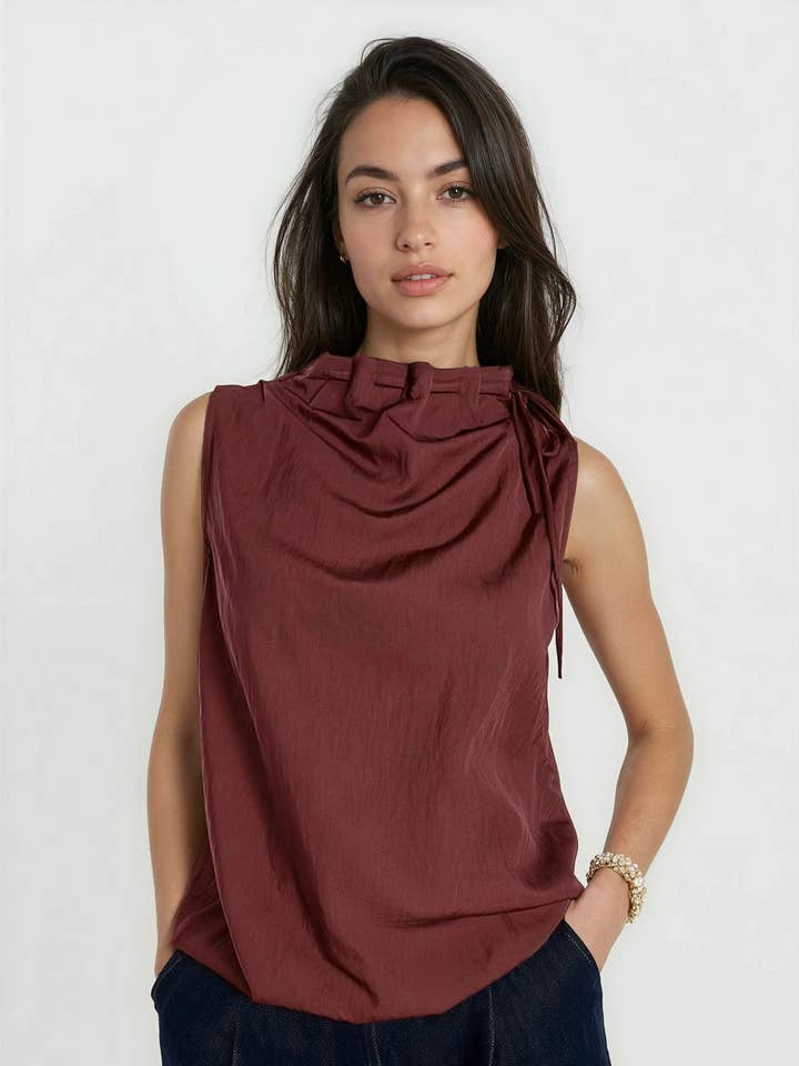 Top smanicato con collo alto aderente per la vendita all'ingrosso da parte di Naked Zebra