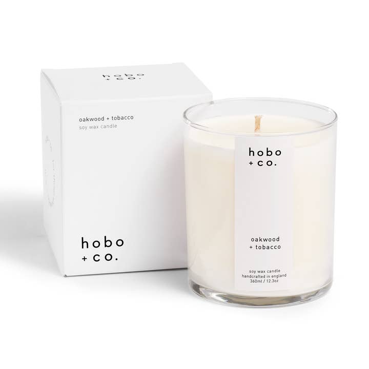 hobo + co. candles – Großhandel Kerze im Glas / gefüllte Kerze – Große Eichenholz + Tabak Sojakerze0