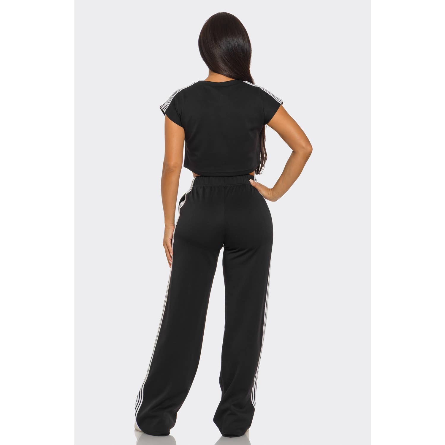 HiteJeans - Vendita all'ingrosso Completo sportivo - Donna - Set con Crop Top e Pantaloni da Tuta3