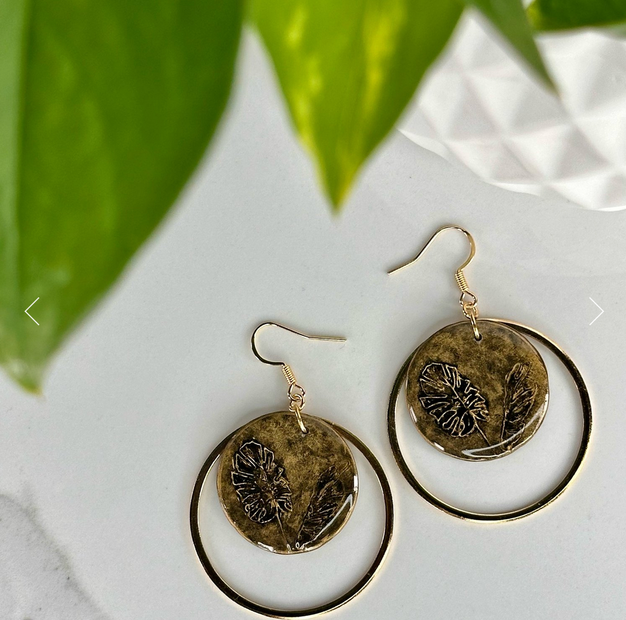 913onCanvas - Wholesale Dangle Earrings - Golden Monstera: Dangling Hoops2