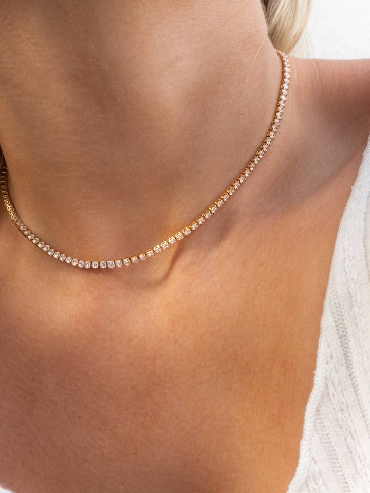 Tour de cou Vivian | Doré pour la vente par JacqMaria Jewelry