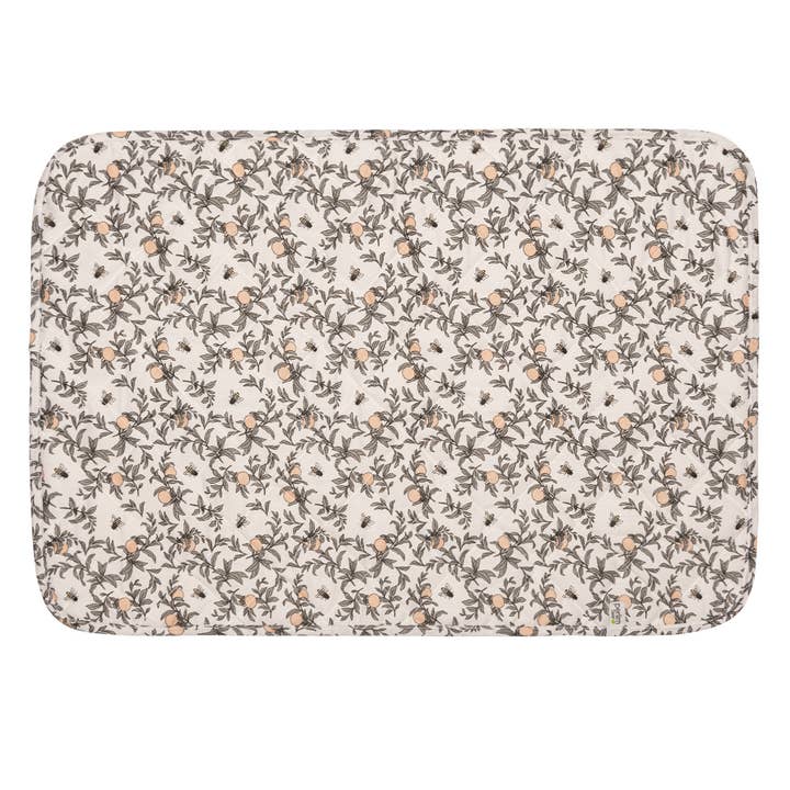 Waterdicht aankleedkussen - Honeybees van Solange Pilote (16x24 cm) voor wholesale door Perlimpinpin