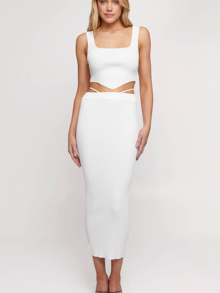 Strickset mit Oberteil mit V-Ausschnitt und Midirock mit Bindedetail für den Großhandel von Style State Wholesale