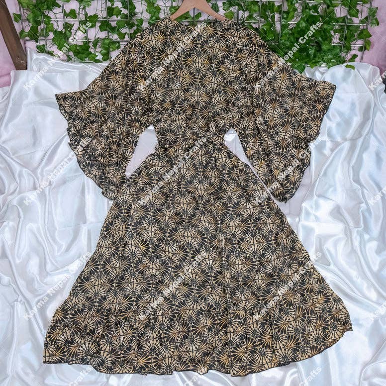 Karma Nepal Crafts – Engroshandel Kimono - Dame – Lang, flydende boheme kimono med volanter og lommer0