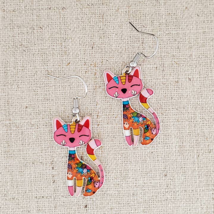 Covaly Artisan Jewelry - Vente Boucles d'oreilles pendantes - Boucles d'oreilles en émail et acier inoxydable Chat coloré rose0