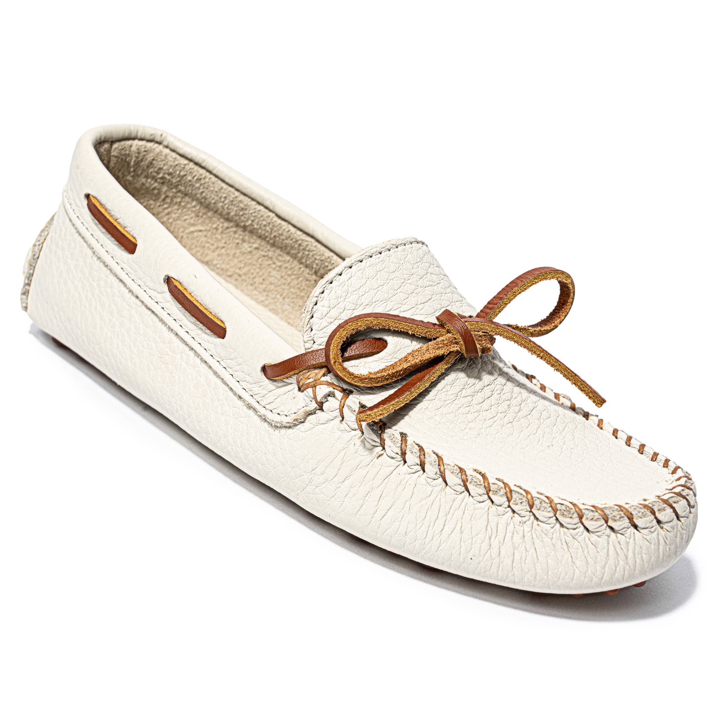 Minnetonka - Wholesale Loafers - Women's - Women's Classic Leather Driver Moccasin Loafer7