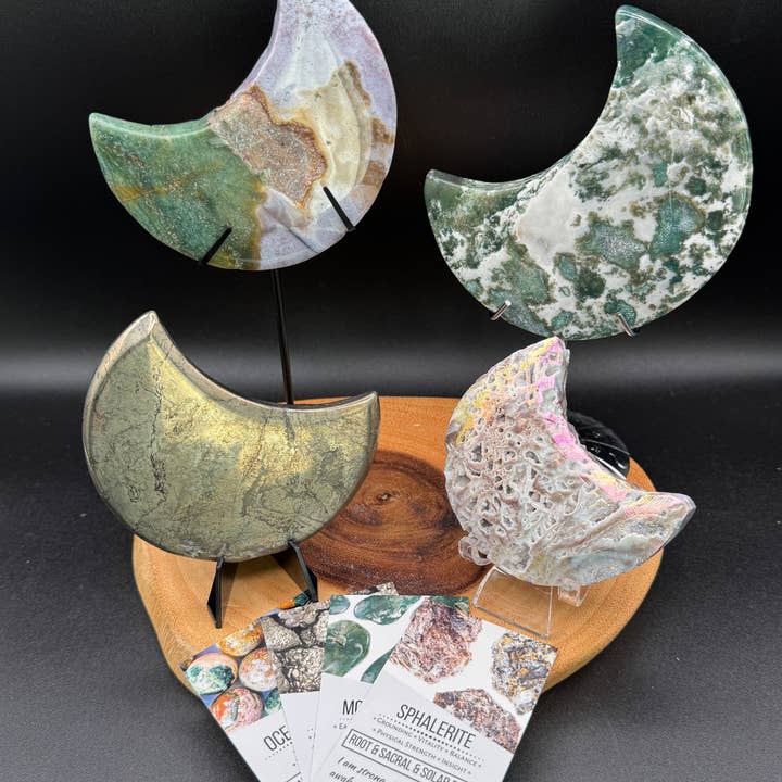 4 stuks Halve maan met standaard Howliet Sfaleriet Pyriet voor wholesale door The 7 Directions