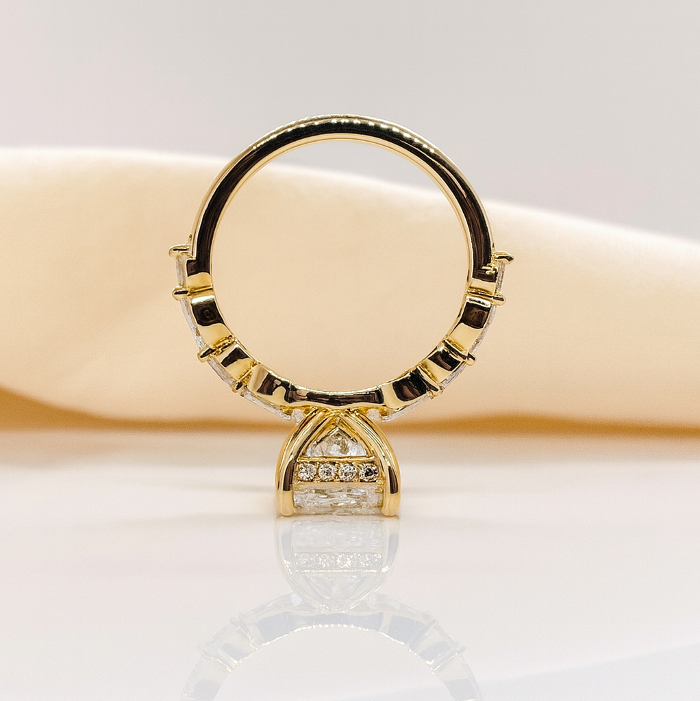 Triple C Diamonds – wholesale Förlovningsring – Elegant Radiant Cut Hidden Halo Marquise Band 14K Massivt Guld Diamant Förlovningsring 2 till 4 Karat6