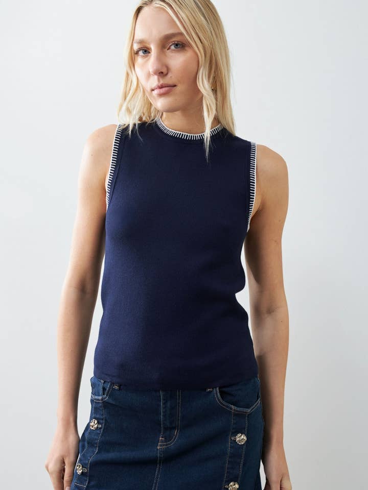 Knitted vest w/contrast stitches for wholesale by Lolita