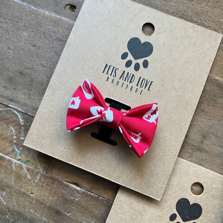 Valentijns Liefdesbriefjes Hondenstrikje voor wholesale door Pets and Love Boutique