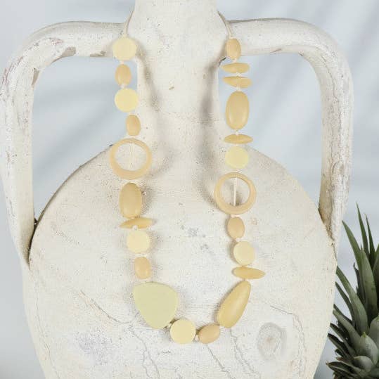 Nakoa The Label - Wholesale Beaded/pearl necklace - Resin Bead Necklace - Kihei - Ivory0