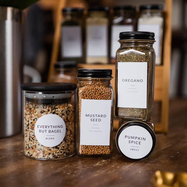 Savvy & Sorted - Wholesale Food/Beverage Label - Round Minimalist Spice Labels