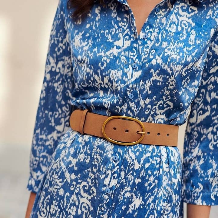 Dasha bælte i ruskind med oval spænde for engroshandel hos Vimoda